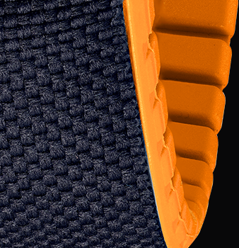 Detailaufnahme des blau-orangen Canvas-Kautschukbandes.