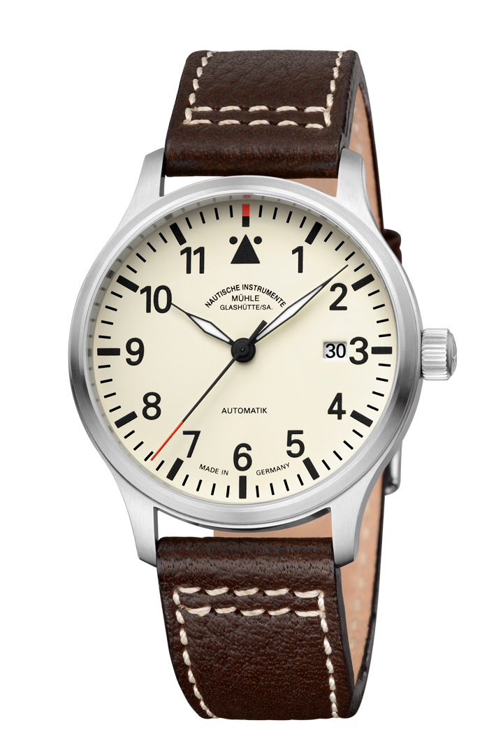 Terrasport II: Frontalansicht einer Armbanduhr mit cremefarbenem Zifferblatt, silbernem Gehäuse und braunem Lederband.