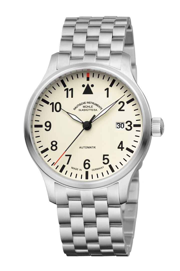 Terrasport II: Frontalansicht einer Armbanduhr mit cremefarbenem Zifferblatt, silbernem Gehäuse und Metallband.