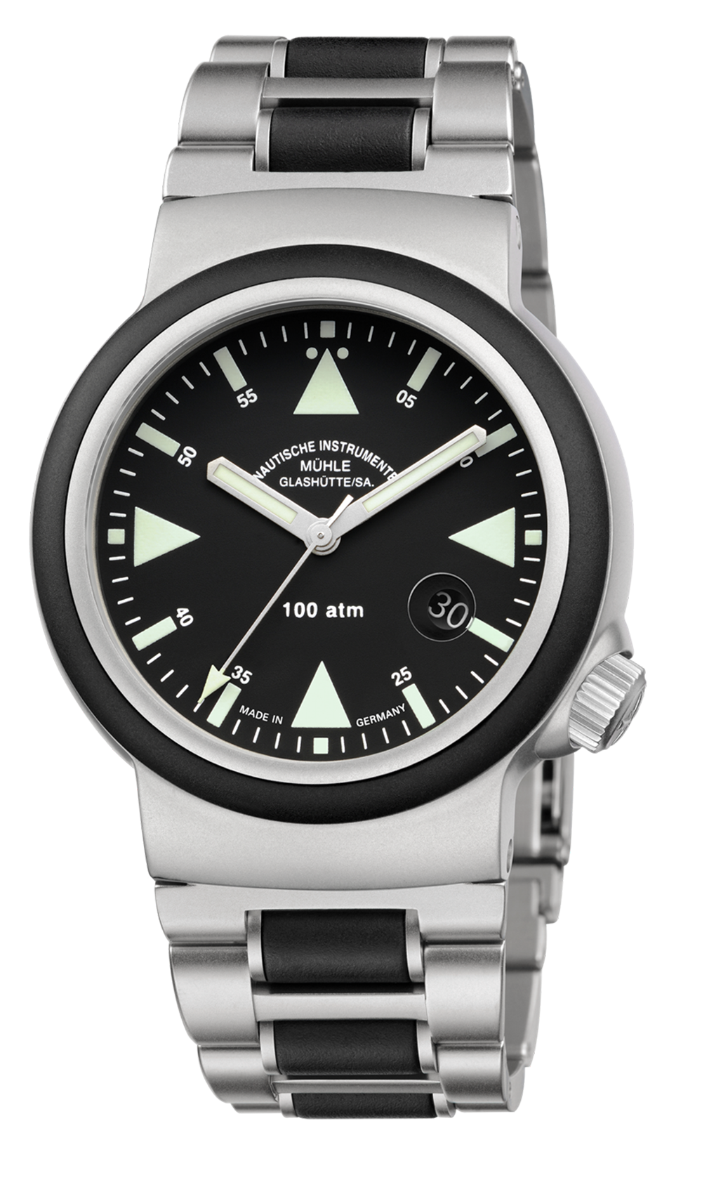 S.A.R. Rescue-Timer: Front view of a wristwatch with a black dial, luminous indices, matte silver case and silver-black metal rubber strap.