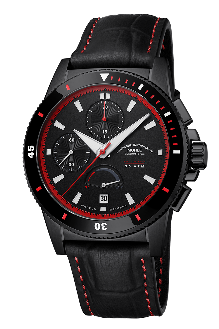 Sportivo Power Chronograph: Frontalansicht einer schwarz-roten Armbanduhr mit weißen Zeigern am schwarzen Lederband mit roter Naht.