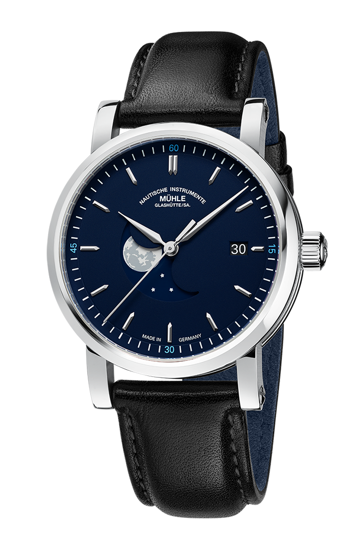 Teutonia IV BlueMoon: Frontalansicht einer Armbanduhr mit dunkelblauem Zifferblatt in einem silbernen Gehäuse am schwarzen Lederband.