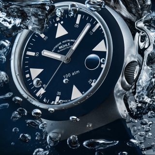 S.A.R. Rescue-Timer Nautical Blue in water
